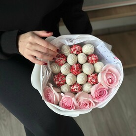 Букет из Клубники в Шоколаде «Сольфатара»