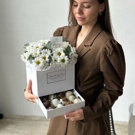 Шкатулка из клубники в шоколаде «Панаро» L