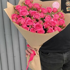 Букет из кустовых роз