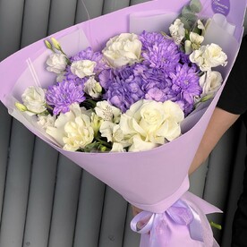 Букет с гортензией и французской розой