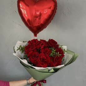 Букет из 9 французских роз и шар