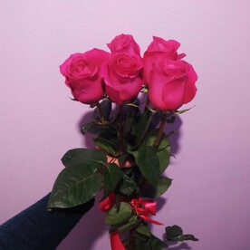 5 Розовых роз