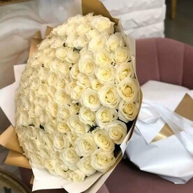 101 роз белых
