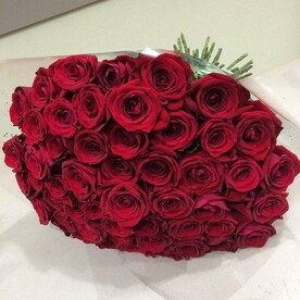 Розы красные