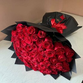 Букет из 61 красных Роз