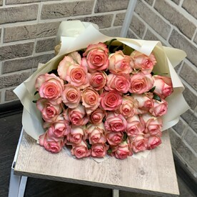 Роза розовая