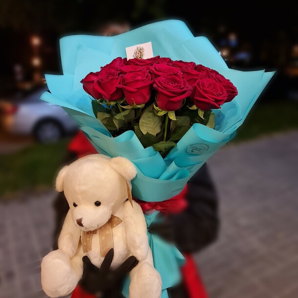 Сет розы+мишка*+открытка, артикул F1068368 - 13193 рублей, доставка по городу. Flawery - доставка цветов