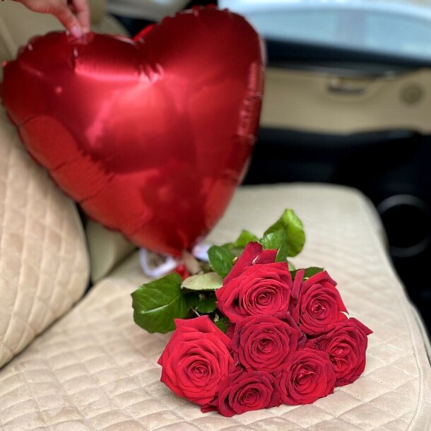 Романтичный подарок, артикул F1364932 - 3900 рублей, доставка по городу. Flawery - доставка цветов