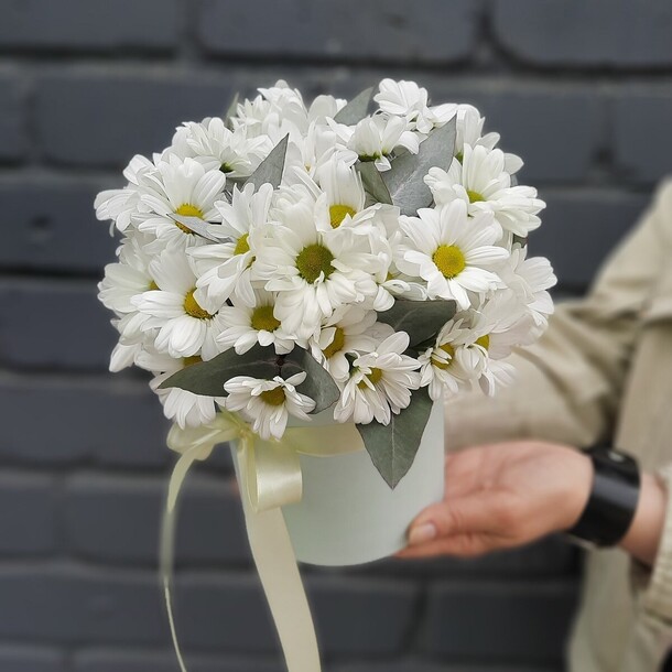 Бокс с хризантемой, артикул F1278133 - 4180 рублей, доставка по городу. Flawery - доставка цветов