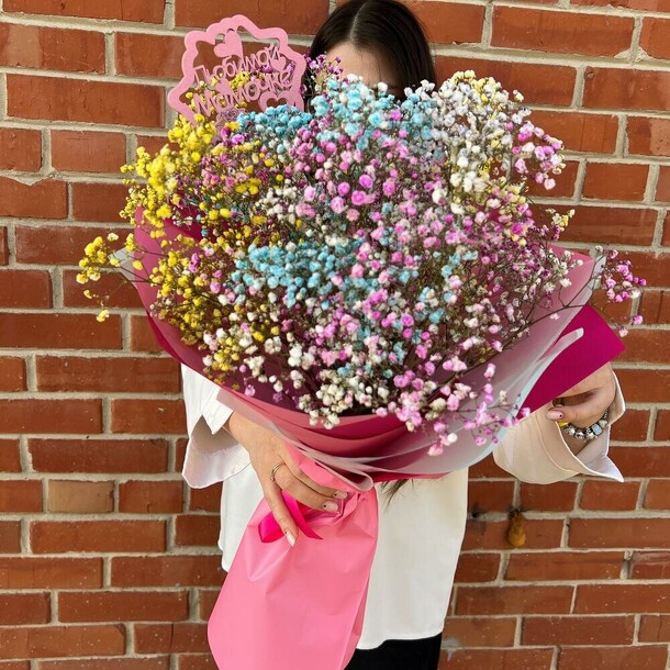 Букет радужной гипсофилы, артикул F1155934 - 3150 рублей, доставка по городу. Flawery - доставка цветов