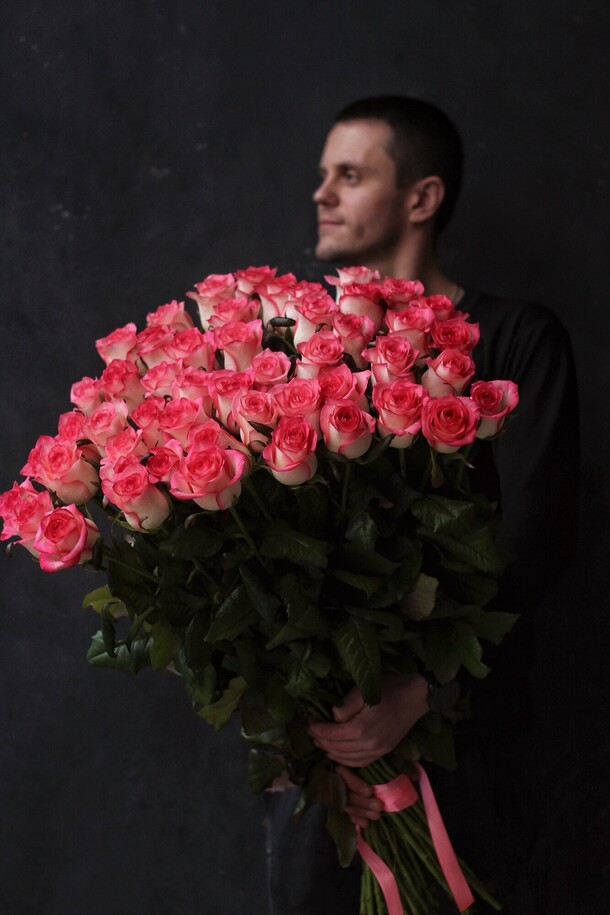 51 роза "джумилия", артикул F1251212 - 15990 рублей, доставка по городу. Flawery - доставка цветов