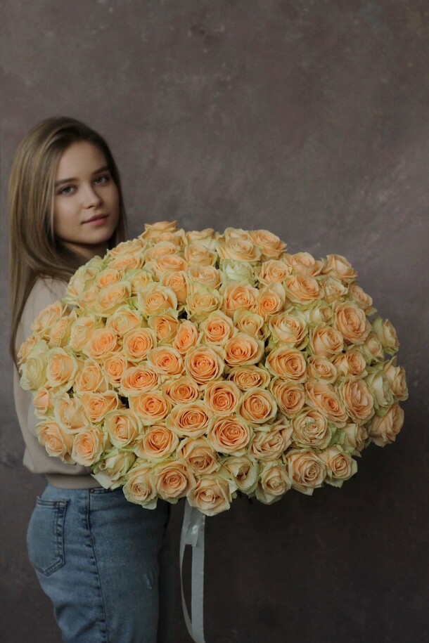 101 роза пич аваланж 70 см, артикул F1360934 - 25990 рублей, доставка по городу. Flawery - доставка цветов