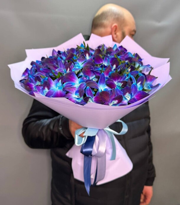 Шикарный букет с орхидеями дендробиум, артикул F1270614 - 13588 рублей, доставка по городу. Flawery - доставка цветов