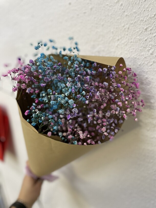 Букет с гипсофилой, артикул F1158010 - 1500 рублей, доставка по городу. Flawery - доставка цветов