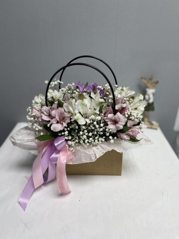 Альстромерии микс, артикул F1223790 - 2900 рублей, доставка по городу. Flawery - доставка цветов