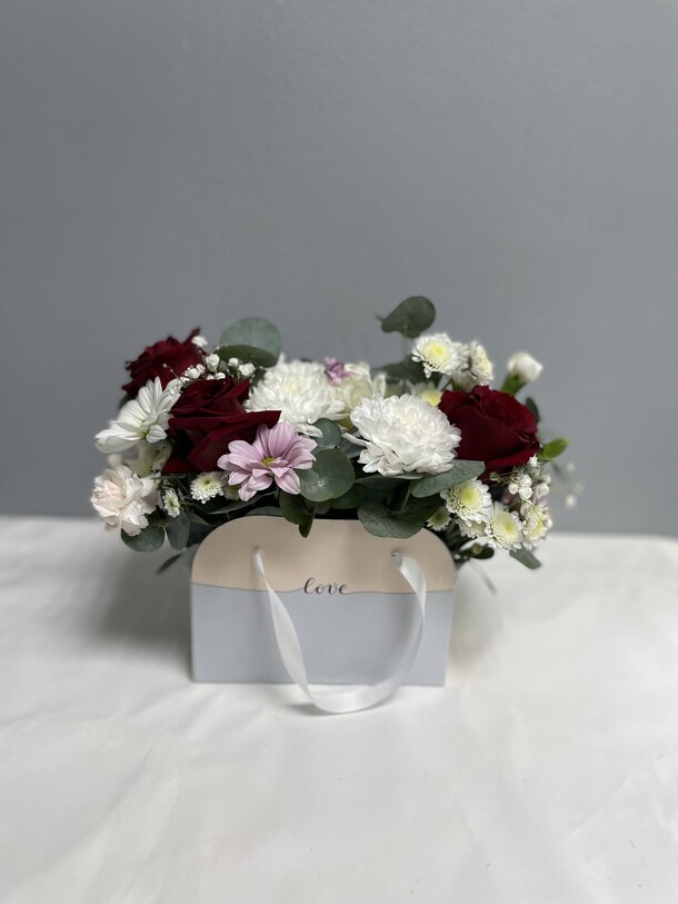 Коробочка любовь, артикул F1487679 - 1601 рублей, доставка по городу. Flawery - доставка цветов