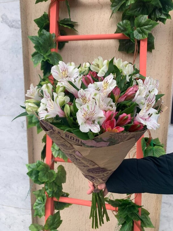 Шикарный букет "сказка", артикул F1079491 - 5125 рублей, доставка по городу. Flawery - доставка цветов