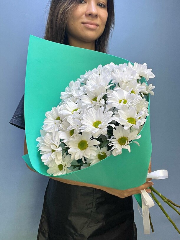 Хризантемы ромашки, артикул F1246766 - 2545 рублей, доставка по городу. Flawery - доставка цветов