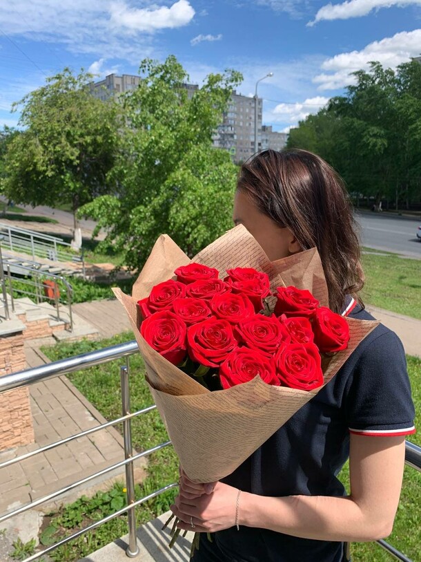 Красные розы эквадор, артикул F1246857 - 4500 рублей, доставка по городу. Flawery - доставка цветов