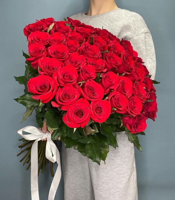 51 красная роза, артикул F1247744 - 22283 рублей, доставка по городу. Flawery - доставка цветов