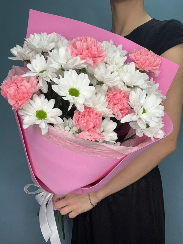 Диантусы гвоздики и ромашки, артикул F1272020 - 3450 рублей, доставка по городу. Flawery - доставка цветов