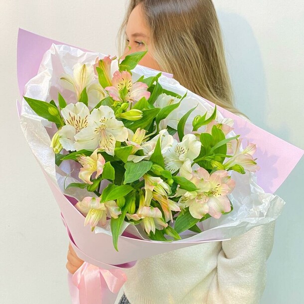 Альстромерия, артикул F1272023 - 3199 рублей, доставка по городу. Flawery - доставка цветов