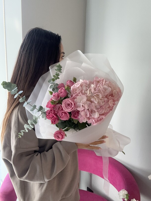 Гортензия и мисти баблз, артикул F1332066 - 4770 рублей, доставка по городу. Flawery - доставка цветов