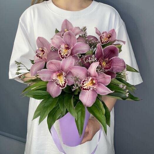 Композиция из орхидеи в конусной коробке, артикул F1373710 - 5400 рублей, доставка по городу. Flawery - доставка цветов