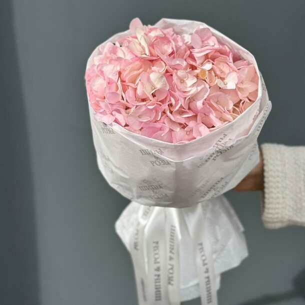 Монобукет из 1 розовой гортензии, артикул F1490991 - 1500 рублей, доставка по городу. Flawery - доставка цветов