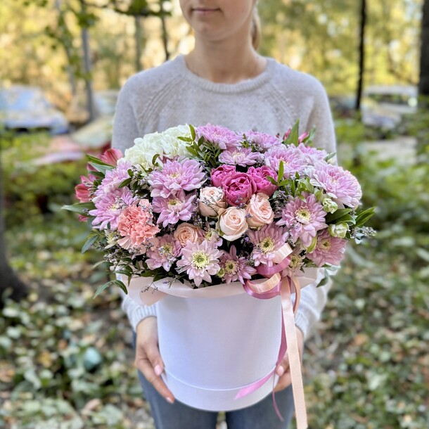 Цветы в коробке "мери" xl, артикул F1120558 - 5990 рублей, доставка по городу. Flawery - доставка цветов