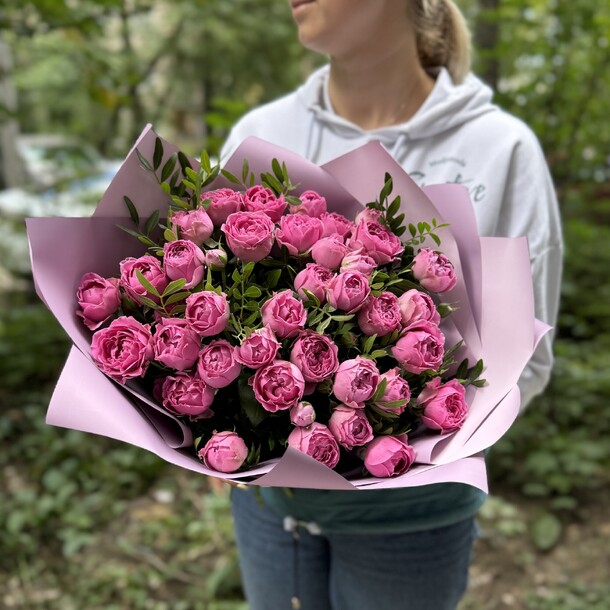 Шикарная пионовидная роза мисти баблс в букете, артикул F1164940 - 7000 рублей, доставка по городу. Flawery - доставка цветов