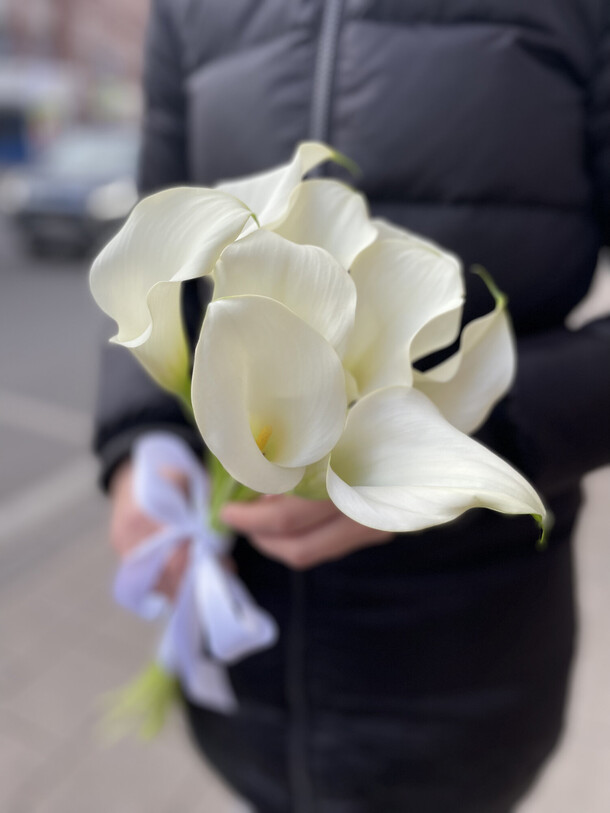 Каллы белые, артикул F1082062 - 6888 рублей, доставка по городу. Flawery - доставка цветов