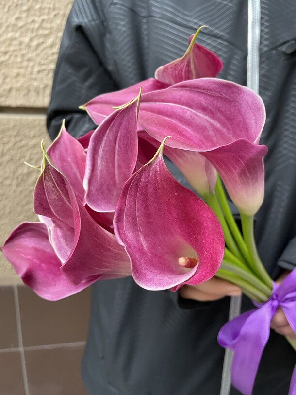 9 калл, артикул F1082630 - 5700 рублей, доставка по городу. Flawery - доставка цветов