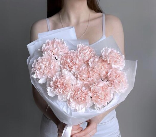 Букет гвоздики, артикул F1287591 - 2988 рублей, доставка по городу. Flawery - доставка цветов