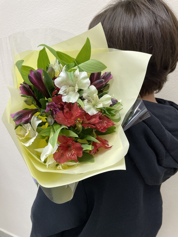 Лучик, артикул F1078801 - 1750 рублей, доставка по городу. Flawery - доставка цветов