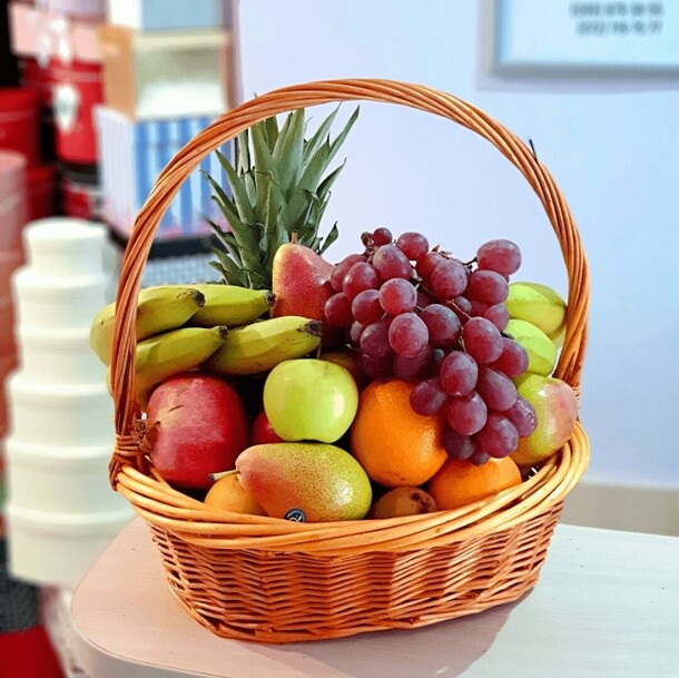 Фруктовая корзина, артикул F1141938 - 7550 рублей, доставка по городу. Flawery - доставка цветов