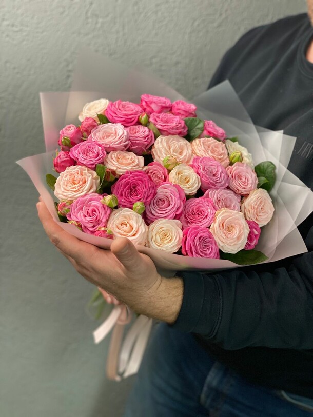 25 пионовидных роз "микс", артикул F1090778 - 4840 рублей, доставка по городу. Flawery - доставка цветов