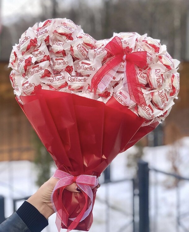 Букет "день влюбленных", артикул F104841 - 6900 рублей, доставка по городу. Flawery - доставка цветов