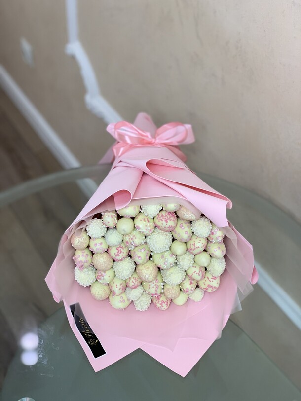 Клубника в белом шоколаде, артикул F1155710 - 5545 рублей, доставка по городу. Flawery - доставка цветов