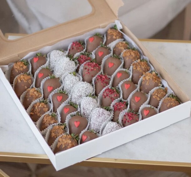 Клубника в шоколаде xl, артикул F1256821 - 7590 рублей, доставка по городу. Flawery - доставка цветов