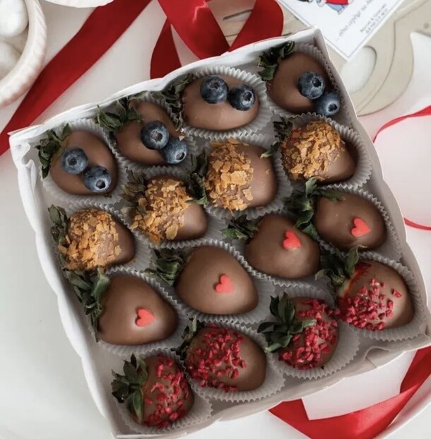 Клубника в шоколаде 5, артикул F1256829 - 4100 рублей, доставка по городу. Flawery - доставка цветов