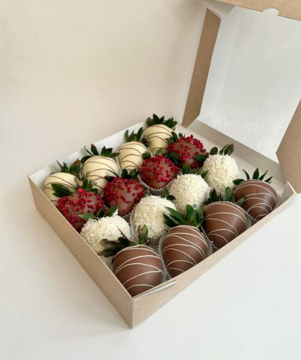 Клубника в шоколаде 35, артикул F1326448 - 4100 рублей, доставка по городу. Flawery - доставка цветов