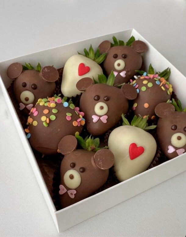 Клубника в шоколаде мишки 5, артикул F1374876 - 2500 рублей, доставка по городу. Flawery - доставка цветов