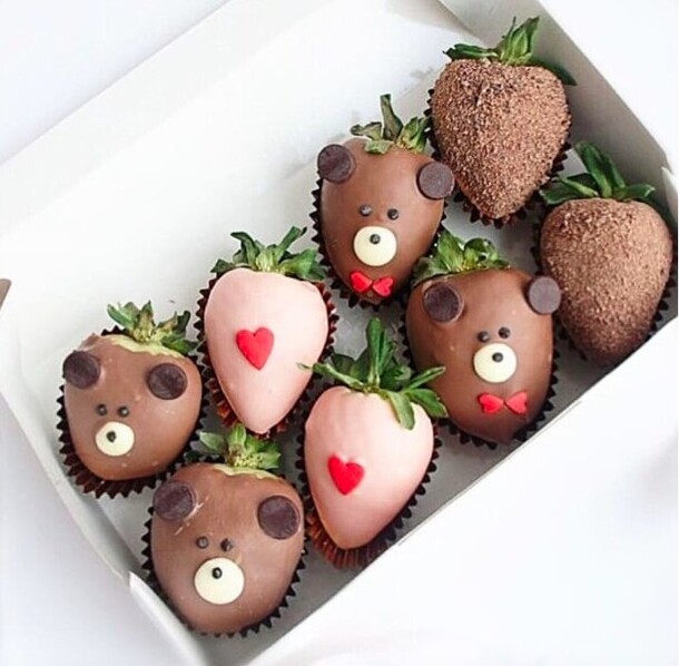 Клубника в шоколаде мишки, артикул F164853 - 2450 рублей, доставка по городу. Flawery - доставка цветов