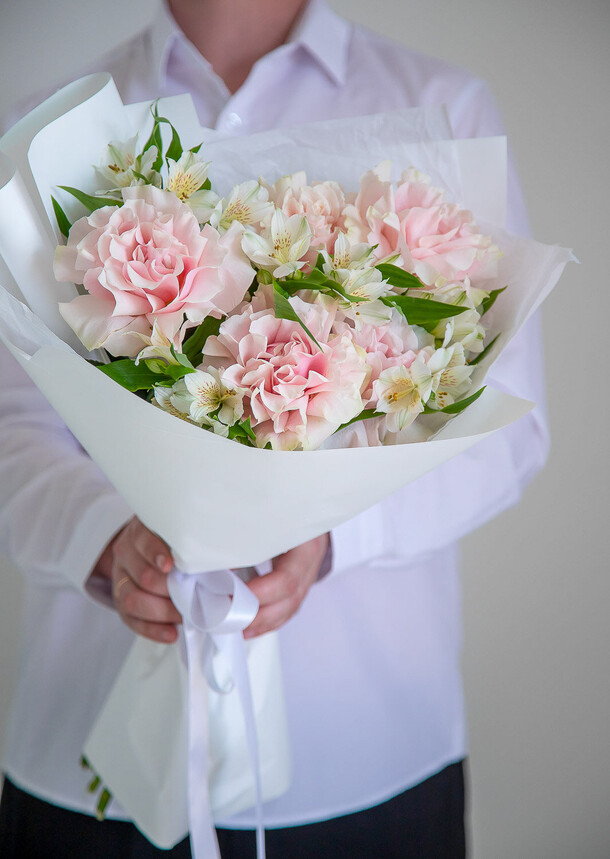 Букет из французских роз, артикул F1264394 - 4990 рублей, доставка по городу. Flawery - доставка цветов