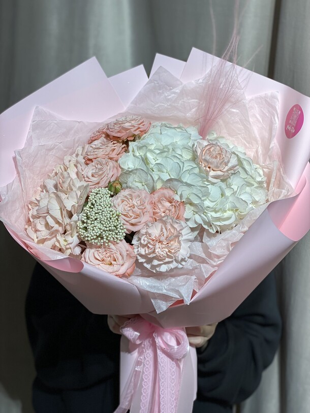 Гортензии и пион розы, артикул F1359688 - 6826 рублей, доставка по городу. Flawery - доставка цветов