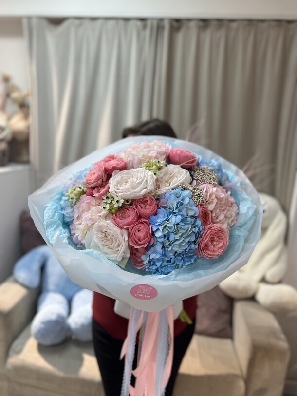 Самой яркой, артикул F1383230 - 15600 рублей, доставка по городу. Flawery - доставка цветов