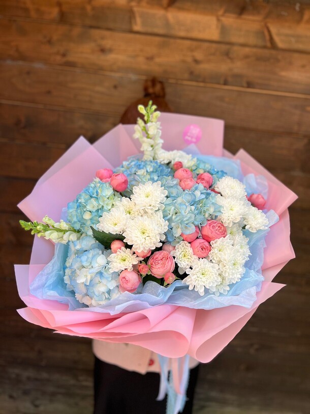 Букет особенный повод, артикул F1453740 - 13800 рублей, доставка по городу. Flawery - доставка цветов