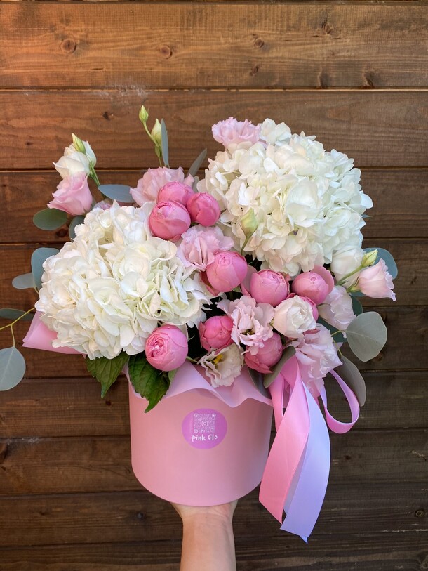 Цветы в коробке розовое признание, артикул F1457672 - 5400 рублей, доставка по городу. Flawery - доставка цветов