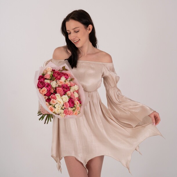 Букет кустовой розы 503, артикул F1125887 - 11950 рублей, доставка по городу. Flawery - доставка цветов